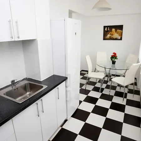 Appartamento Rico's 3 Bedroom Center *