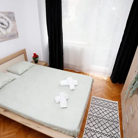 Rico's 3 Bedroom Center