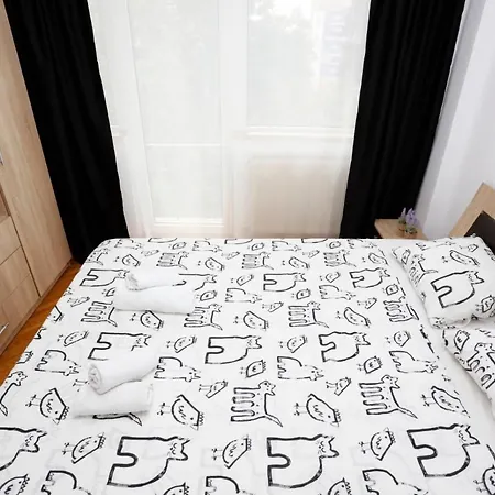 Rico's 3 Bedroom Center Appartamento *